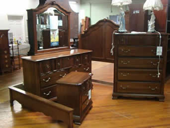 New Vaughan Bassett Villa Sophia Collection Bedroom Set